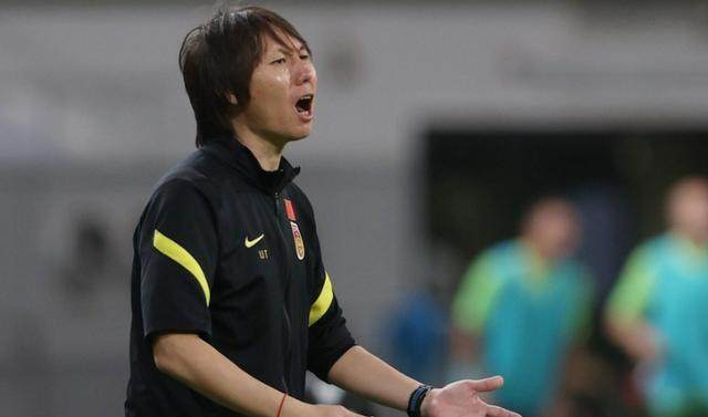 李铁：球员身体比40强赛时疲劳 调整好迎接下一场